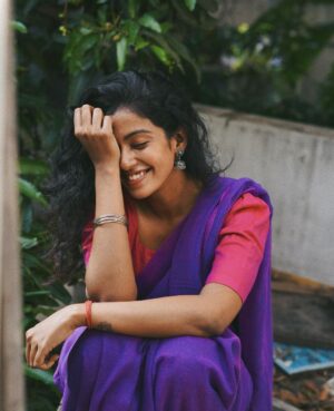 Roshini Haripriyan Instagram - Less perfection
more authenticity 
🤍

#roshniharipriyan #throwback #saree