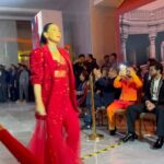 Roshni Walia Instagram - What a beautiful night 🤍 . . . . #jioworldplaza #luxury #roshniwalia #fashionshow #burberry #manishmalhotra #manishmalhotraworld 🔚 Jio World Plaza