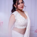 Roshni Walia Instagram - This look as my heart 🤍 . . . Saree - @neerusindia Styled by - @nehaadhvikmahajan Shot by - @abhay_r_kirti . . #white #saree #look #roshniwalia #ganeshchathurthi #fashion #style 🔚 India