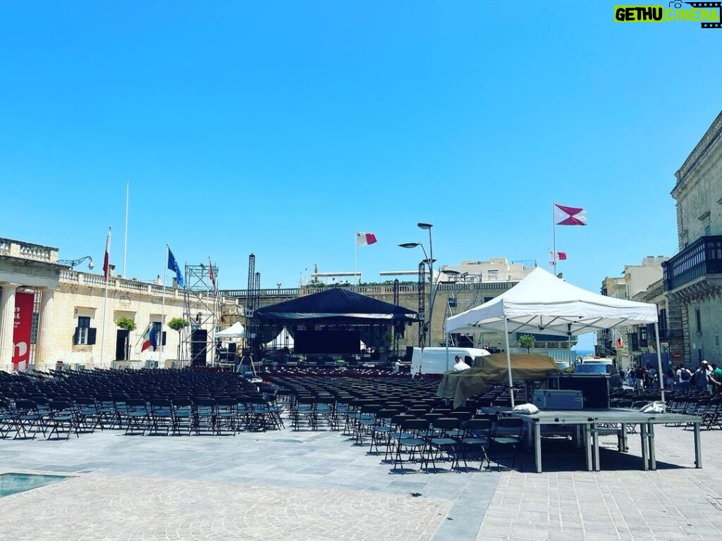 Russell Crowe Instagram - The calm before Tomorrow nights storm. Indoor Garden Party and guests live in Piazza St. George, Valletta, Malta. Saturday June 17.