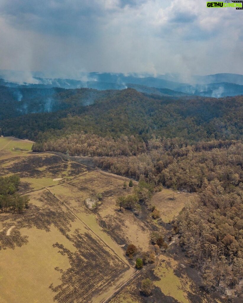 Russell Crowe Instagram - Still burning... they say a wind change might crank things up again in the valley. I hope wherever you are in Australia, or California or anywhere else facing bushfires , that you and yours remain safe.