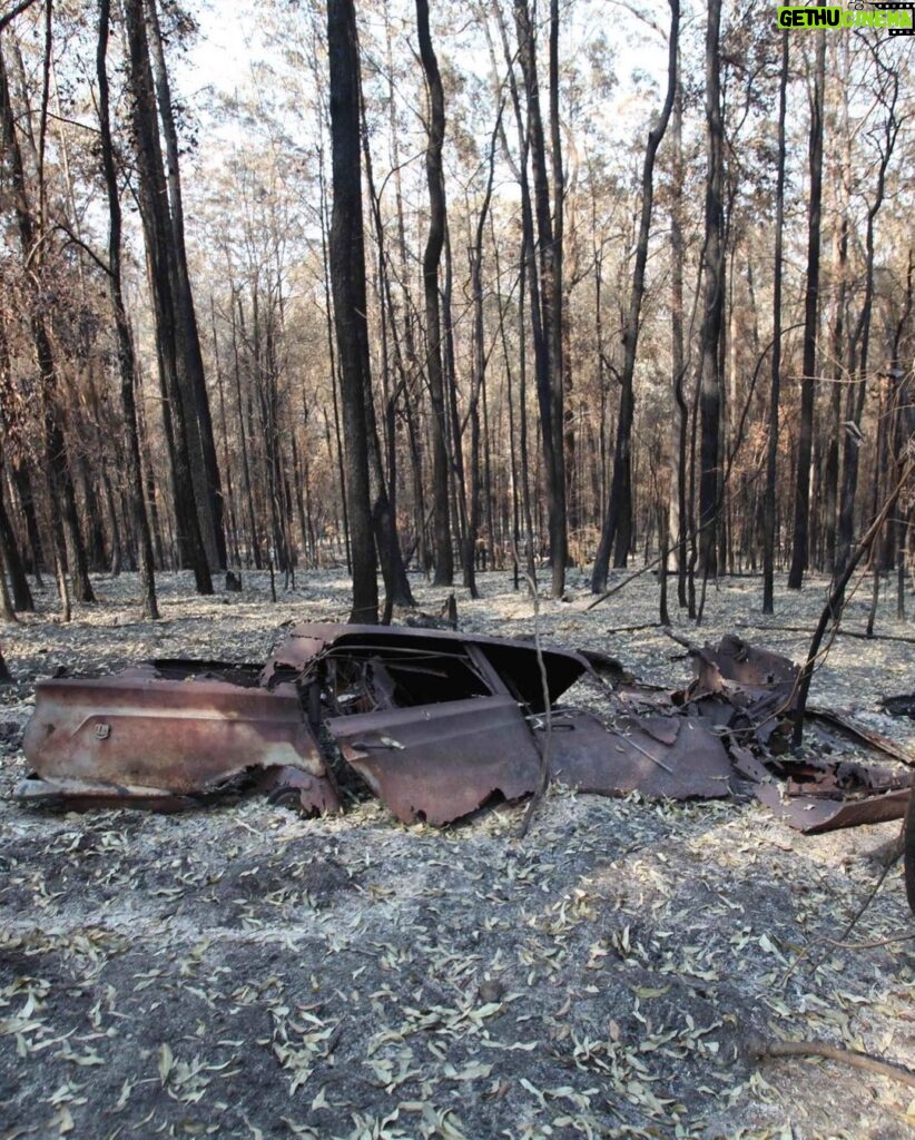 Russell Crowe Instagram - Still burning... they say a wind change might crank things up again in the valley. I hope wherever you are in Australia, or California or anywhere else facing bushfires , that you and yours remain safe.