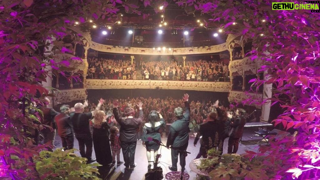 Russell Crowe Instagram - This time last year (October 1st) Richard Harris’ Birthday , @indoorgardenparty live at The Olympia in Dublin