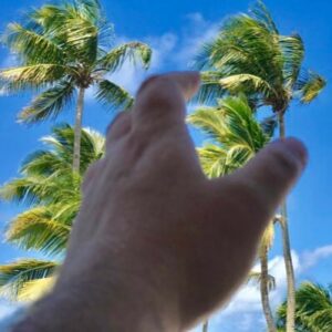 Russell Crowe Instagram - Puerto Rico is warm.
Puerto Rico is beautiful .
Puerto Rico can satisfy your appetites ...
and that’s just the people !!
The weather, the scenery and the food are great too!! Promise yourself one day you’ll go .
Or... just go now