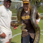 Russell Wilson Instagram - My Homie @therealtarzann brought some guests to Sienna’s 6 Yr old bday! Anaconda! 125 lb! Light Work! 🤣😂🤣 🐍