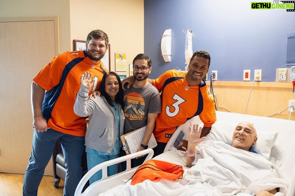 Russell Wilson Instagram - Incredibly Grateful to visit the amazing folks at @centurahealth with @mdhenningsen at St Anthony hospital today. Thank you for inspiring us and keep on fighting! 💪 @broncos @broncosofffield Denver, Colorado