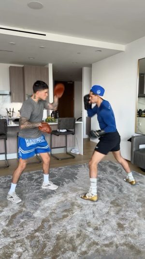 Ryan Garcia Instagram - Being in camp with my brother @lilrushgee has been a blessing 🙏🔥 After our workout we decided to get some extra work in 👊😤. We are both fighting in two weeks 🥊 Check us out! Comment what you think 🤔 #boxing #mexicanamerican #speed