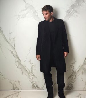 Ryan Phillippe Instagram - Thx @gio_journal and the crew behind the shoot, including:
@johnrussophoto 
@warrenalfiebaker 
@stephaniehobgoodhair 
@imprintpr