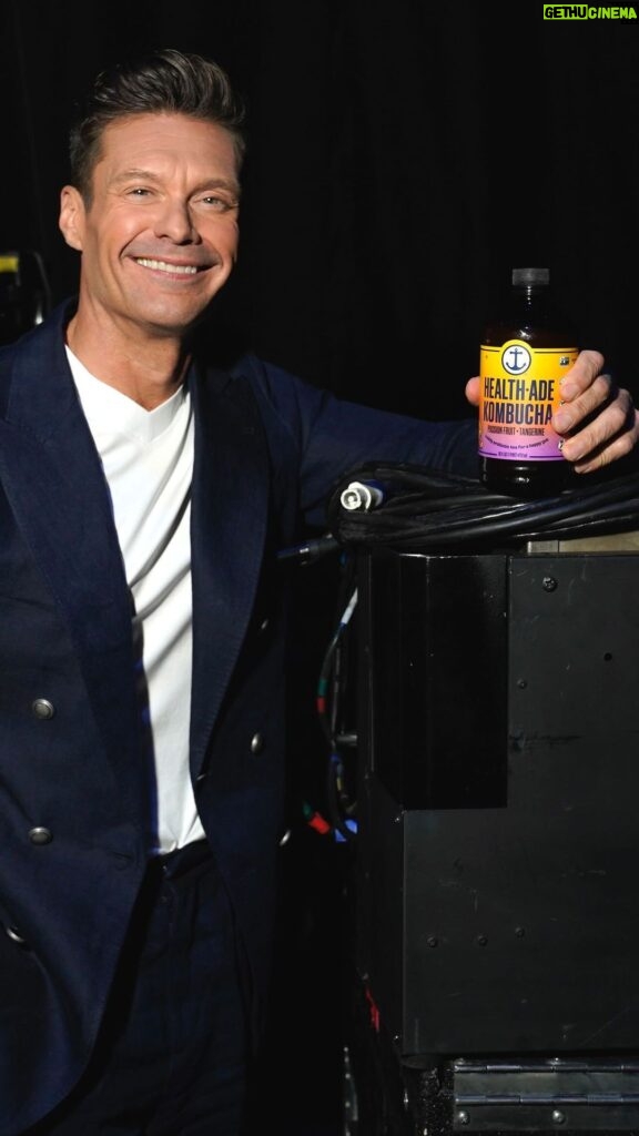 Ryan Seacrest Instagram - Back-to-back nights of chart-topping hits? Hold my booch #iHeartFestival2023 #healthadepartner #ad T-Mobile Arena