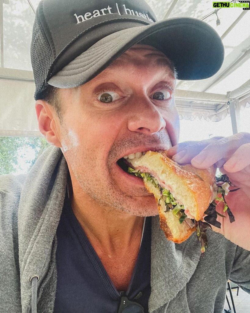 Ryan Seacrest Instagram - My pre-Idol meal is this sasto focaccia sandwich at Saffy’s. Highly recommend it and tuning into #AmericanIdol tonight at 8/7c on ABC. What’re you having tonight before Idol 🍽️?