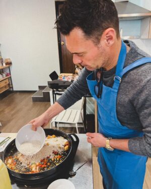 Ryan Seacrest Instagram - Back to summer school 🥘 learned how to perfect socarrat in paella class