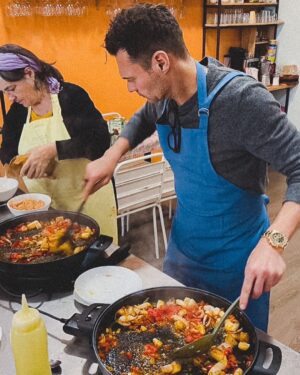 Ryan Seacrest Instagram - Back to summer school 🥘 learned how to perfect socarrat in paella class