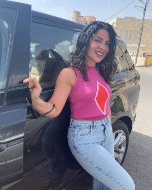Saba Mubarak Instagram - Happy Friday everyone 🦄 يجب اذكر كل اصحابنا و جمهورنا في #السعودية و#الكويت #بنات_عبدالرحمن @daughters_of_abdulrahman صار بالسينما عندكم روحو شوفو الفيم و احكولي رأيكم