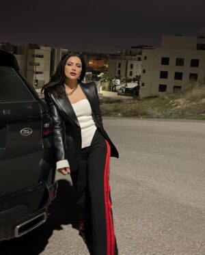 Saba Mubarak Instagram - Last night’s vibes 
Loving my blazer ❤️