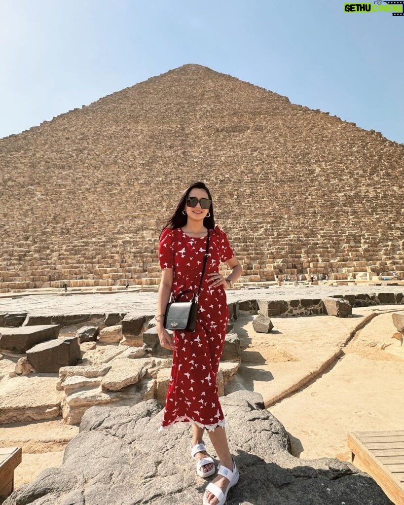 Sabila Nur Instagram - Egypt, Day 1 😍 @chologhuri thank you for the amazing service! The Pyramids of Giza
