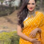 Sabila Nur Instagram - ফাগুনের রোদমাখা শুভেচ্ছা 🧡🌻 Pokhara, Nepal