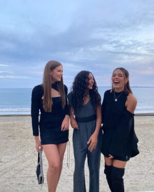 Sabina Hidalgo Instagram - Larinas & Sav 🤍
Comment what should we name this trio