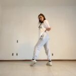 Sabina Hidalgo Instagram - La calidad del vídeo no es la mejor y me falta mil limpieza en la coreo pero fui muy feliz! Gracias @marcocortesb por esta creación 🤍🔥 #movemoreathome #rexonadancestudio Guadalajara, Jalisco