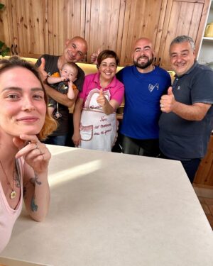 Sabrina Cereseto Instagram - Oltre a cucinare è una super baby sitter 😍❤️ pomeriggi belli con persone belle! 💎💎 @fattoincasadabenedetta