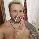 Sabrina Cereseto Instagram - Non riesco a resistere fino a mezzanotte, quindi tappati gli occhi fino a domani. Auguri a mio fratello dal cognome diverso 🥰🥰🥰🥰 Anche quest’anno non ti ho regalato la tesla. 😂❤️ @amico.andre Segue una carrellata di foto sexy che ti aiuteranno a trovare moglie. Ringraziami.