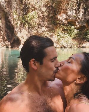 Sabrina Sato Instagram - As 5:43h da manhã e a gente já ouvia e desejava Pura Vida.
 Pura vida na Costa Rica é ter a consciência que a vida é o que fazemos dela, além de apreciar as coisas mais simples, com felicidade e otimismo. Obrigada Nicolas meu ❤️.