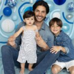 Sabrina Seara Instagram - Mi favorita es la 3 y la tuya ? El solecito de esta familia , nuestro bebe arcoíris 🌈 cumple su primer año . Derretidos con esta sesión de fotos tan divina que hicimos para celebrar el primer año de nuestro amado Alex ! . Gracias @openstudiomc por ser tan pacientes y cariñosos con nuestros pequeños . #birthdayboy #oneyearold #smashthecake