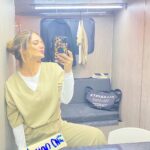 Sabrina Seara Instagram - Arrancamos el 2022 con muchas bendiciones y una de ellas es hacer lo que más me apasiona , Actuar 🎬 Esta historia continuará ….. Que dicen de buena o de mala ? 🌟 @palomeragroup Mexico City, Mexico