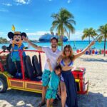 Sabrina Seara Instagram - Bienvenidos a La isla de la Fantasia🌺 Con que personaje de Disney te quedarías solo en una isla 🤭 ? Yo con el principe de la sirenita 🤪 #noseaslocachica Fantasy Island
