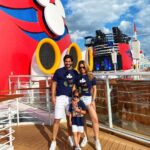 Sabrina Seara Instagram - Y que nos pellizquen que si está pasando ⚓️💦🚢🤍 Nos fuimos #disneycruiseline Quien es tu personaje favorito d Disney ? Port of Miami Cruise Terminals