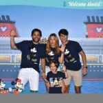 Sabrina Seara Instagram - Están claros que creamos un príncipe 👶🏻🚢🤍 🔁 D E S L I Z A Y así comenzó esta historia, en el crucero nada más y nada menos que de Disney un lugar donde definitivamente los sueños se hacen realidad …. Foto 4 - Gracias chaperon 🤪 Que nombre de un personaje de DISNEY le pondrías a un 👶🏻? #noseaslocachica #pregnant #pregnancyannoucement #pregnancy #embarazada #disneycruise #momtobe Disney Dream