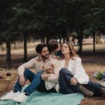 Sabrina Seara Instagram - Tenemos noticias 🤭🤭🤭🤭 Esta familia no puede estar más feliz , Maxi será ascendido a hermano mayor en Julio . Gracias a todo el equipo @hola_mx y a nuestros cómplices que hicieron posible esta sorpresa! Más de 4 meses de amor ❤️ #noseaslocachica #prontoseremos4 #holamexico #pregnancyannouncement #pregnancyphotoshoot