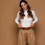 Sabrina Seara Instagram - Exactamente en un mes es mi cumpleaños 🍸 Se aceptan ideas de regalo para el señor Elbittar 📸 @elizabethmuaproductions Adivinas cuantos serán ?
