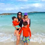 Sabrina Seara Instagram - No importa donde y cuándo pero siempre juntos 💞🌊☀️ mis personas favoritas. Aunque si es en el crucero más grande del mundo mejor😂 #iconoftheseas #royalcaribbeancruise Cococay, Bahamas