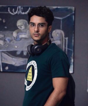 Saed Soheili Instagram - آرمين_نهنگ آبي
@bluewhaleseries 
Photo @yousefabdolrezaei