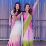 Safa Kabir Instagram - And we did it again 😅 #chaleya by 2 women in favourite attire from @butterflybyshagufta 🥻 Do you want a full video? If yes, then comment this emoji below 🫶🏼 📍@dancewithridy @starbaseclub #jawan #safa #safakabir #ridysheikh #dancewithridy