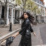 Safa Kabir Instagram - Flipping my hair like nobody's business.