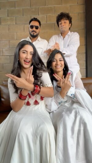 Safa Kabir Instagram - LoveBuzz hit 10M
And we are celebrating it.
Thank you audience for showing so much love for us. A big round of applause for my team.
@kajalarefinome 
@boomfilmsofficial @club11entertainment