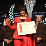 Sahar Al Sayegh Instagram - الحمد لله ❤️جائزه احسن ممثله من مهرجان المركز الكاثوليكي للسينما في دورته ٧١ عن فيلم الباب الاخضر…..شكرًا جزيلًا Suit by @ghaly_fashion_designer Makeup by @abdelkadermakeupartist Hair by @sayedrehemofficial Thanks dear all❤️