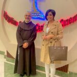 Sahar Al Sayegh Instagram - تكريم المركز الكاثوليكي للسينما🌹🌹 …شكرًا جزيلًا الأب بطرس دانيال
