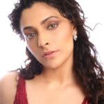 Saiyami Kher Instagram - Because 3 fills the Instagram grid I’m told… Outfit @johnandananth Jewelry @kyzaindia @tresora.in Footwear @crimzonworld Styled by @jinalpnagda Shot by @shrutisbagwe Hmu @tabassumbhatii