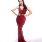 Saiyami Kher Instagram - This or that. Outfit @johnandananth Jewelry @kyzaindia @tresora.in Footwear @crimzonworld Styled by @jinalpnagda Shot by @shrutisbagwe Hmu @tabassumbhatii