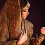 Sajal Ali Instagram – Bridal Campaign for @makeupstudiobymehwish 

Dress: @officialfahadhussayn
Jewellery: @farhatalijewellers
Photography @azeemsaniofficial 

#makeupstudiobymehwish