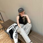 Sakura Miyawaki Instagram – 다 같이 커플신발 🥺 
크림 고마워요💛

#협찬 #KREAM 
@kream.co.kr.
