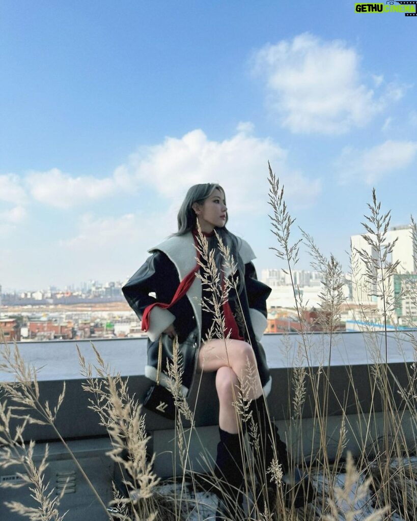 Sakura Miyawaki Instagram - ❤️ #광고 #LVGO14 #louisvuitton
