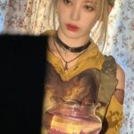 Sakura Miyawaki Instagram - 💛🖤