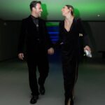 Salih Bademci Instagram - Bu güzel fotoğraflara ve fotoğraflardaki bu güzel şeylere... Sanatlarınızı taşımak ayrı ayrı bir zevkti. 🙏 #moty @gqturkiye Fotoğraf @kayrasercan (2. Ve sonrası) Takım @prada Kolye @sevanbicakcijewellery Saat ve Bileklik @cartier Saç @mustafa_akguul Makyaj @burkhu Istanbul, Turkey