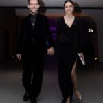 Salih Bademci Instagram - Bu güzel fotoğraflara ve fotoğraflardaki bu güzel şeylere... Sanatlarınızı taşımak ayrı ayrı bir zevkti. 🙏 #moty @gqturkiye Fotoğraf @kayrasercan (2. Ve sonrası) Takım @prada Kolye @sevanbicakcijewellery Saat ve Bileklik @cartier Saç @mustafa_akguul Makyaj @burkhu Istanbul, Turkey