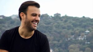 Salih Bademci Instagram - Ütüyle yakalanan samimi anlar.