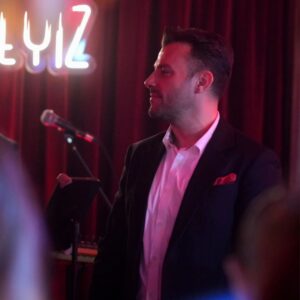 Salih Bademci Instagram - Kulüpte bu güzel gecede bana eşlik eden tüm sevdiklerime teşekkürler ✨
#kulüpteyiz