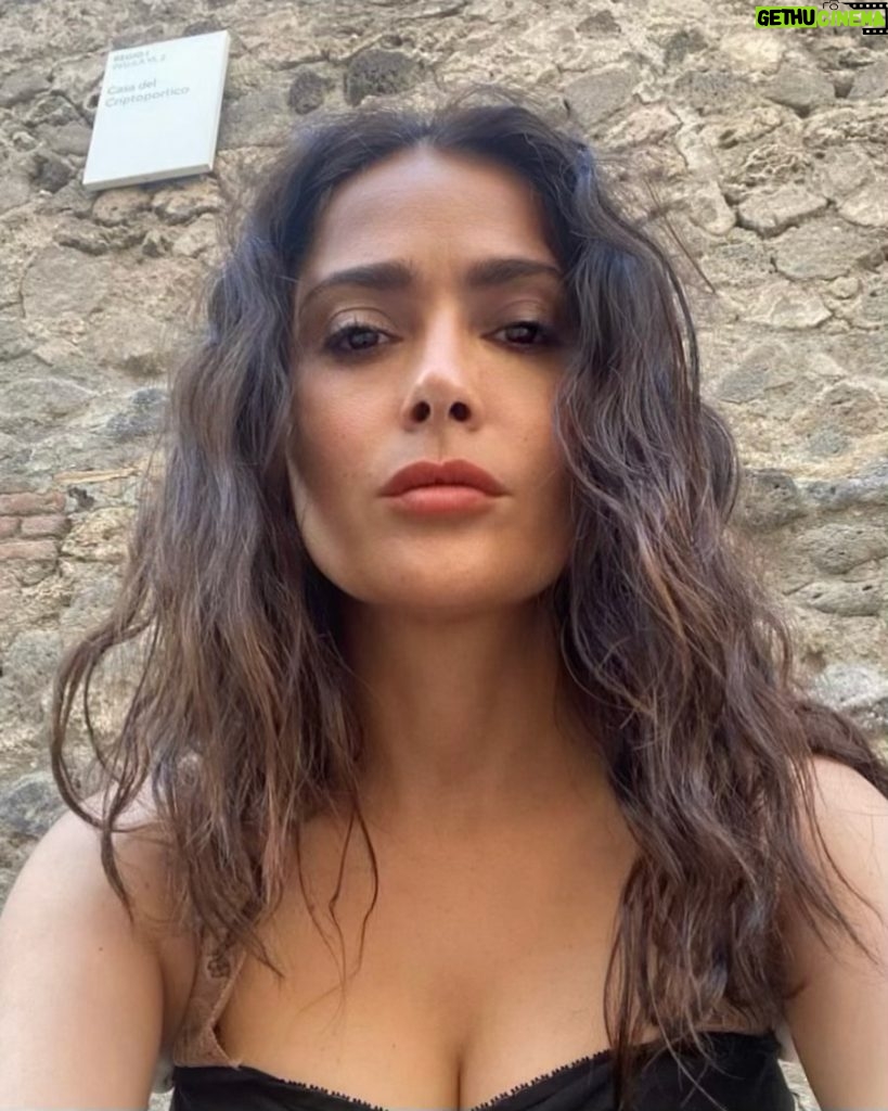 Salma Hayek Pinault Instagram - 💋